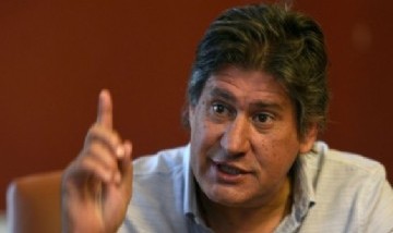 Roly Santacroce: "Acá hay un candidato que representa a Milei, otro a Pullaro, y yo, que soy de la gente"