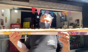 El pancho más grande está en Ituzaingó: Mide un metro y se llama "Anaconda"