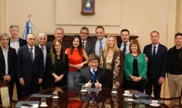 El Gobierno autorizó un aumento del 90 por ciento para los ministros de Milei