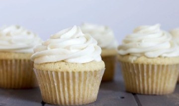 Terrible: una maestra le daba a sus alumnos pastelitos con esperma del esposo