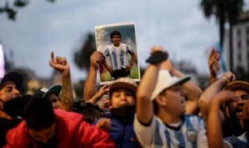 Adiós mundial: miles de personas despiden a Diego Maradona en la Casa Rosada