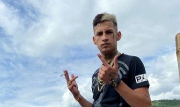 L-Gante volvió de su gira internacional y revolucionó General Rodríguez: mirá cómo lo recibieron
