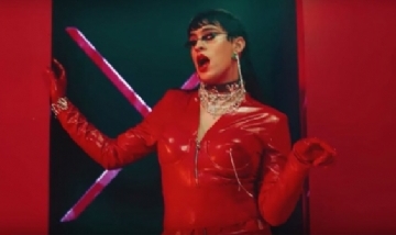 Bad Bunny versión "drag queen" para su último videoclip