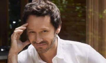 Benjamín Vicuña deslumbró en una campaña de moda otoño-invierno en sus redes