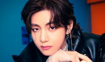 El cantante V, de BTS, lanzó su nuevo sencillo "FRI(END)S": "es una canción con encanto"