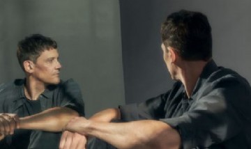 Juan Campodónico presenta "Todo esto tampoco soy yo", su primer álbum solista y una obra profundamente personal