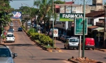 "Te espero abajo": el cartel que una mujer engañada le dejó a su marido en la puerta del hotel