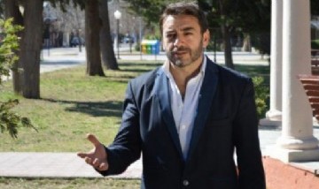 Un intendente prohibió a municipales usar redes sociales: "Dejen de sacar fotitos haciendo boludeces en horario de laburo":