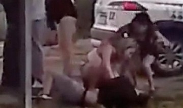 Dos mujeres le salvaron la vida a un joven que estaba siendo atacado por una patota