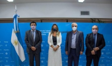 Malena Galmarini, Claudio Moroni y José Luis Lingeri cerraron paritarias en el Ministerio de Trabajo