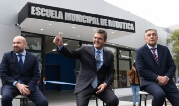 Massa: "Cuando invertimos en educación, invertimos en futuro y en trabajo".