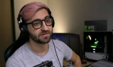 Un youtuber jugó más de 572 horas a los videojuegos y batió un récord