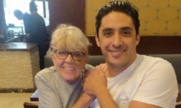 Una mujer de 83 años y su pareja de 37 celebraron su segundo año de casados
