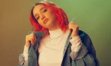 Ángela Torres lanzó su nuevo álbum e hizo estallar las redes sociales