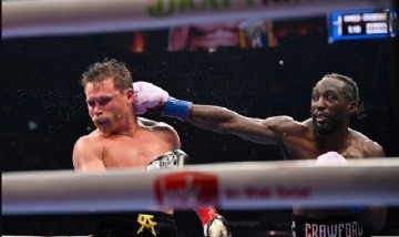 El boxeador mexicano Canelo Álvarez perdió el titulo mundial y estallaron los memes