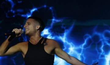 El picante cántico del público de Wos: "El que no salta, vota a Milei"