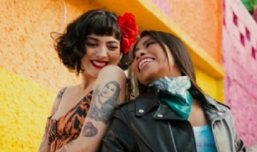 Yalitza Aparicio protesta con Mon Laferte en el video «Pla Ta Tá»