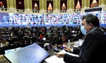Massa apuntó contra la oposición por la divulgación de sus datos personales
