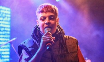 Willy Bronca, el rapero que crítica la realidad desde el trap y el jazz, lanza un EP