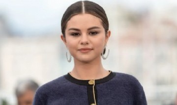 Selena Gomez muestra su cambio físico con fotos retro en bikini: "Nunca volveré a verme así"