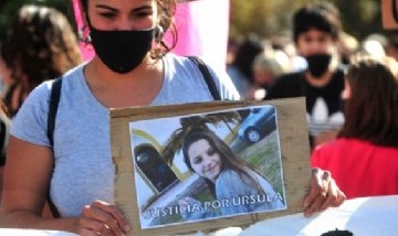 ÚRSULA: UN TIRO AL CORAZÓN...