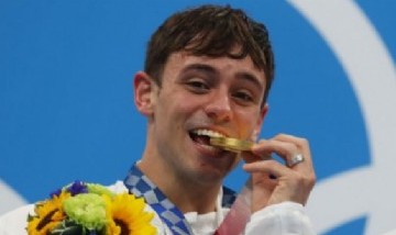 El emotivo mensaje del británico Tom Daley después de ganar el oro en Tokio 2020: "Soy gay y campeón olímpico"