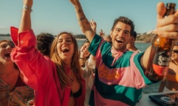 Rombai, Fer Vazquez, Cami Raj - Cumbia Cheta (Video Oficial)