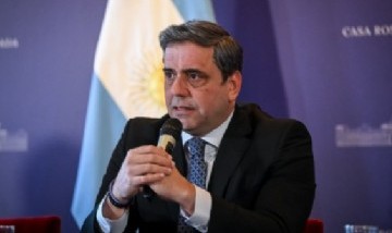 Catalán habría percibido más de 1.100 millones de pesos de YPF en 2025 mientras mantiene fuerte actividad política