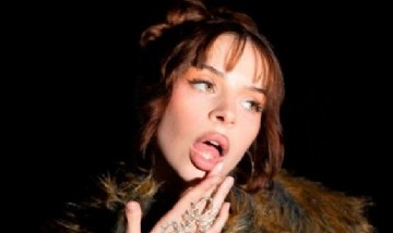 Hana Fox lanzó "H.O.T", un single que mezcla pop y electrónica con actitud y sensualidad