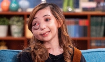 Premiarán a la youtuber Nikki Lilly por combatir el ciberacoso