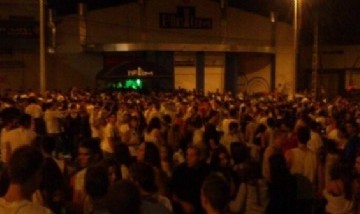 Videos: caos, avalanchas y descontrol en una fiesta de Halloween en Córdoba