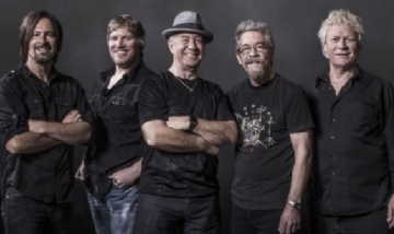 Creedence Clearwater Revisited en Buenos Aires | Luna Park Av. Madero 420.