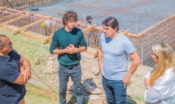 Juan Andreotti visitó la obra del natatorio en el polideportivo N°9 de San Fernando