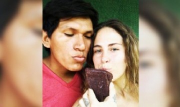 Joven abandona su lujosa vida en la ciudad para vivir en la selva con el amor de su vida