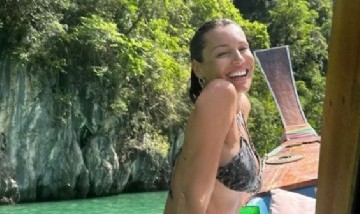 Pampita deslumbró a todos en una sesión de fotos con una bikini ínfima