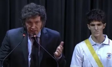 Colegio Copello: Javier Milei dio un discurso de más de una hora y dos alumnos se desmayaron