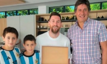 Un intendente pidió licencia para ir al Mundial con amigos y defendió la decisión: "Lo necesito"