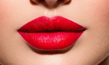 Tendencia: Los colores que elevan cualquier outfit además de humectar los labios