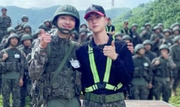 Jin se convierte en el primer miembro de BTS en completar su servicio militar obligatorio