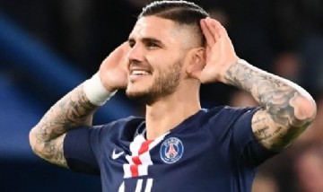 Mauro Icardi y su gesto en el homenaje del PSG a Diego Maradona que generó polémica