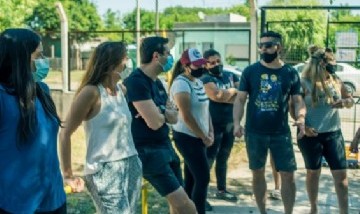 Salto: un grupo de jóvenes voluntarios pintó el Jardín N°910 de Barrio Valacco