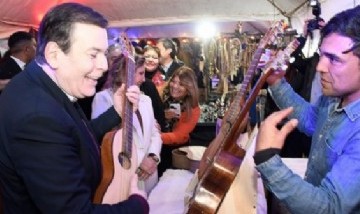 El gobernador Zamora inauguró la Feria Artesanal 2025 en el Parque Aguirre