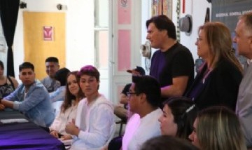 El exintendente de General Rodríguez, Darío Kubar, encabezó un encuentro con jóvenes