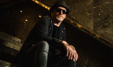 Rolo Sartorio estrenó "Payaso" y confirmó que su disco solista "Antifaz" tendrá 12 canciones inéditas