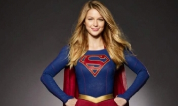 La actriz de "Supergirl" contó que fue víctima de violencia de género