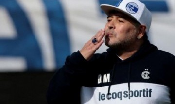 Diego Maradona aislado: alerta su salud por posible contagio de Coronavirus