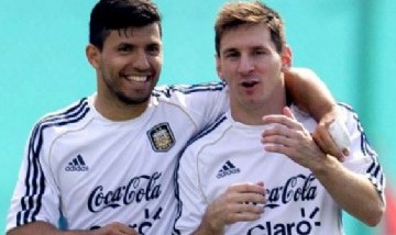 El Kun y Messi separados pero juntos