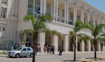 Escándalo universitario: un docente extorsionaba a sus alumnos para aprobar su materia