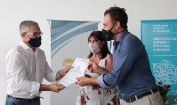 Provincia entregó 700 escrituras en ocho municipios