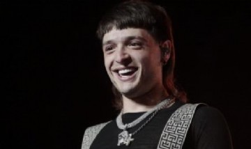 Polémica en Chile por la "narcocultura" de Peso Pluma en el Festival de Viña del Mar